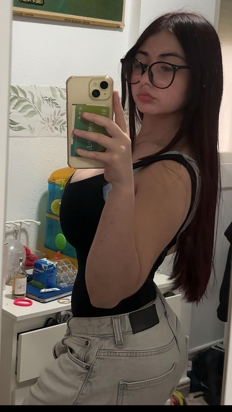 Paulina, 19