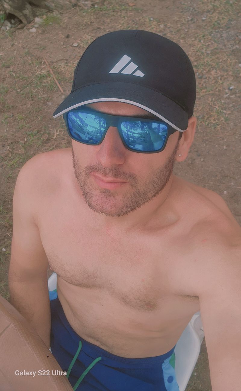 Albert, 37