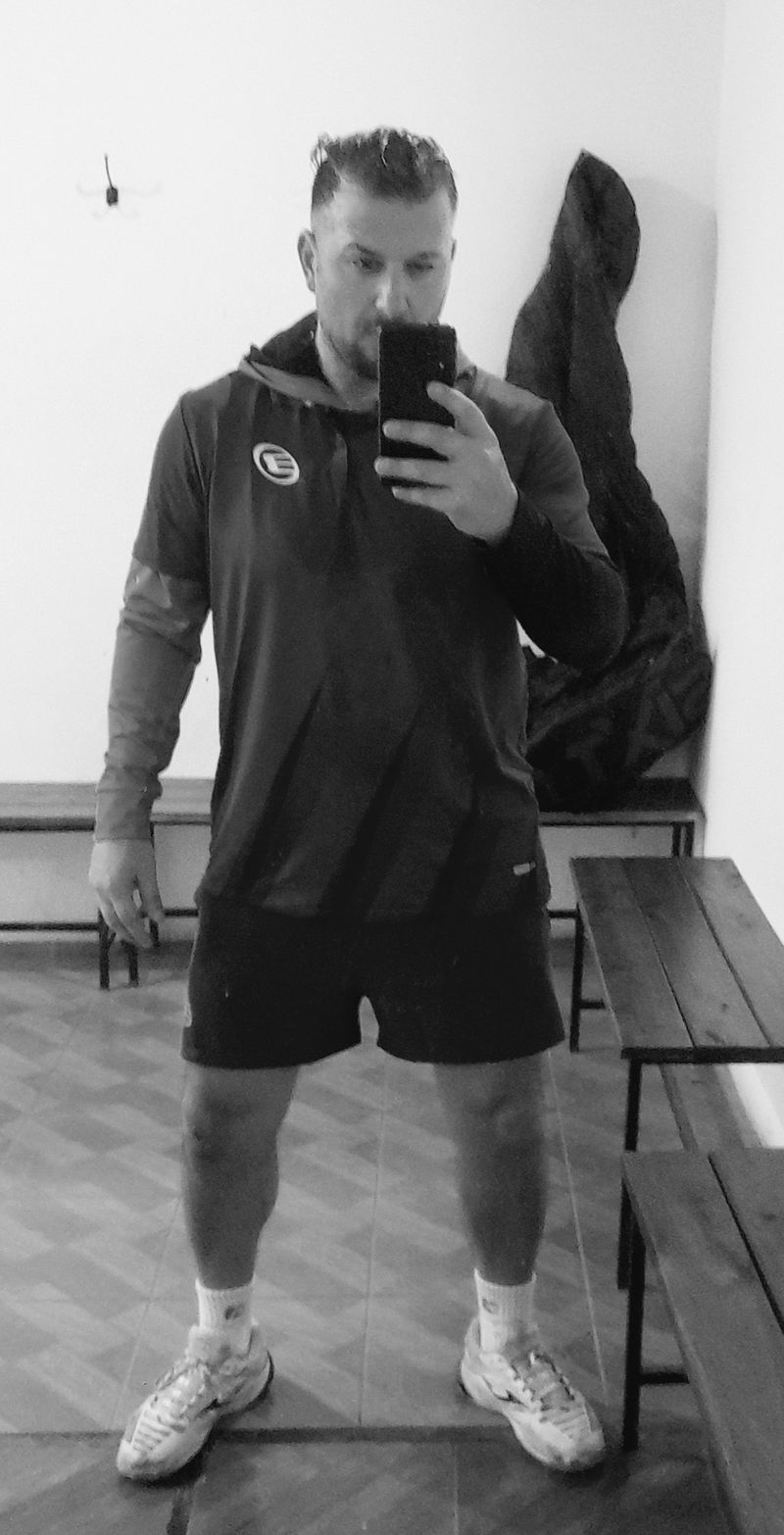 Leo, 40