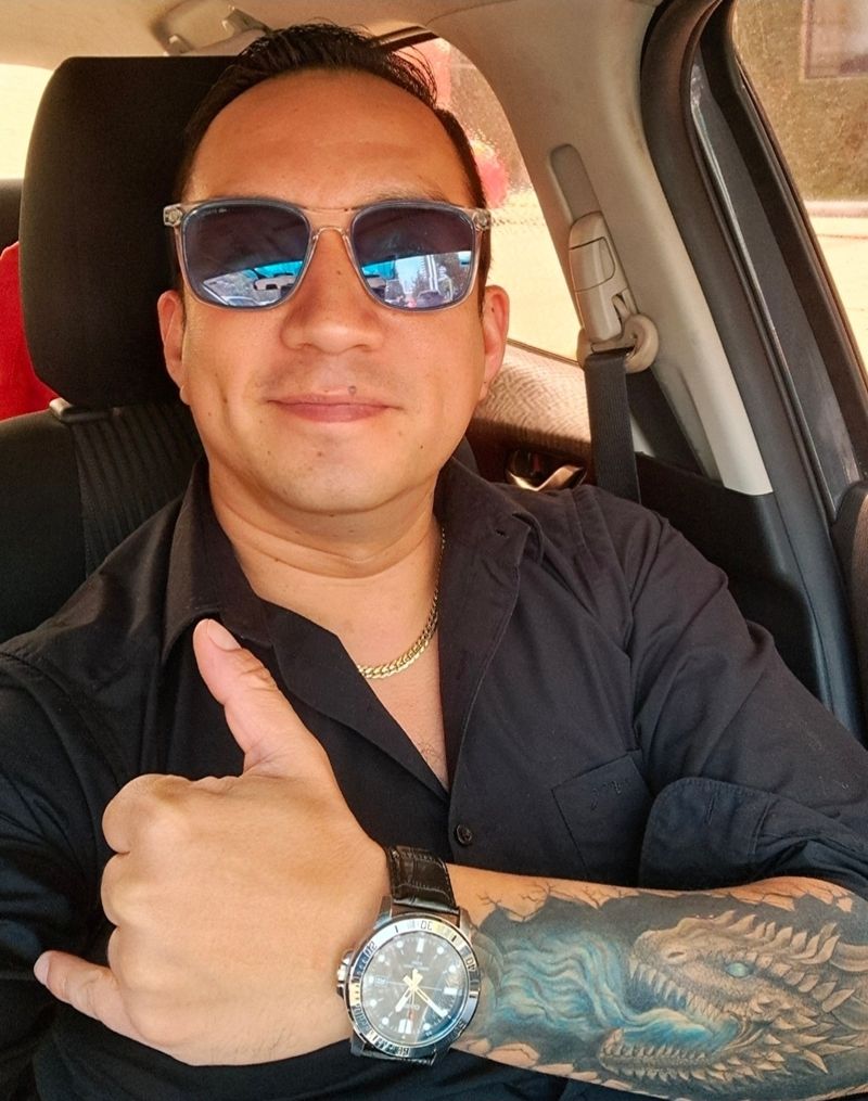 Alejandro, 41