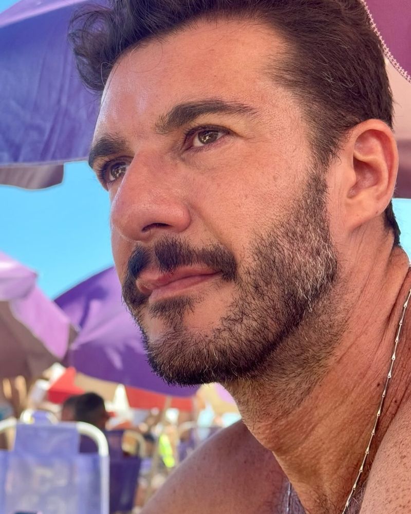 Julio, 42