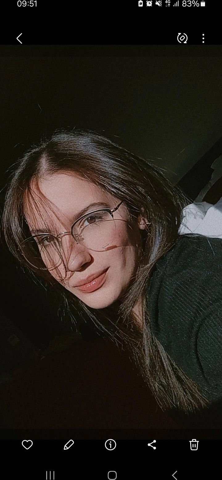 Pámela, 25