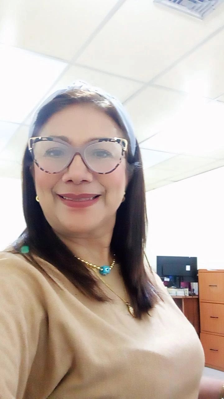 Bella, 54