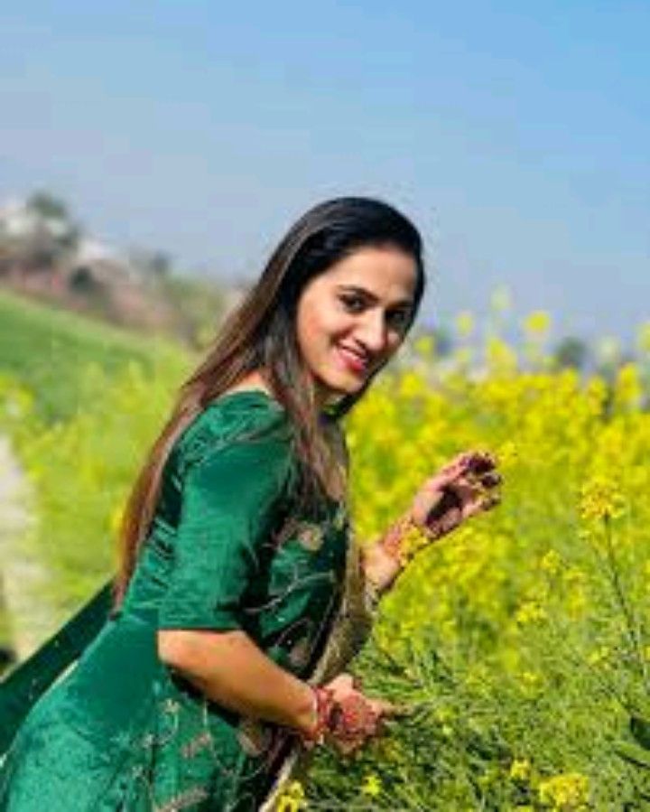 Renu, 37
