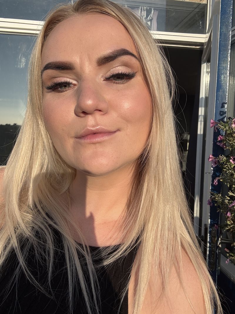Anna, 31