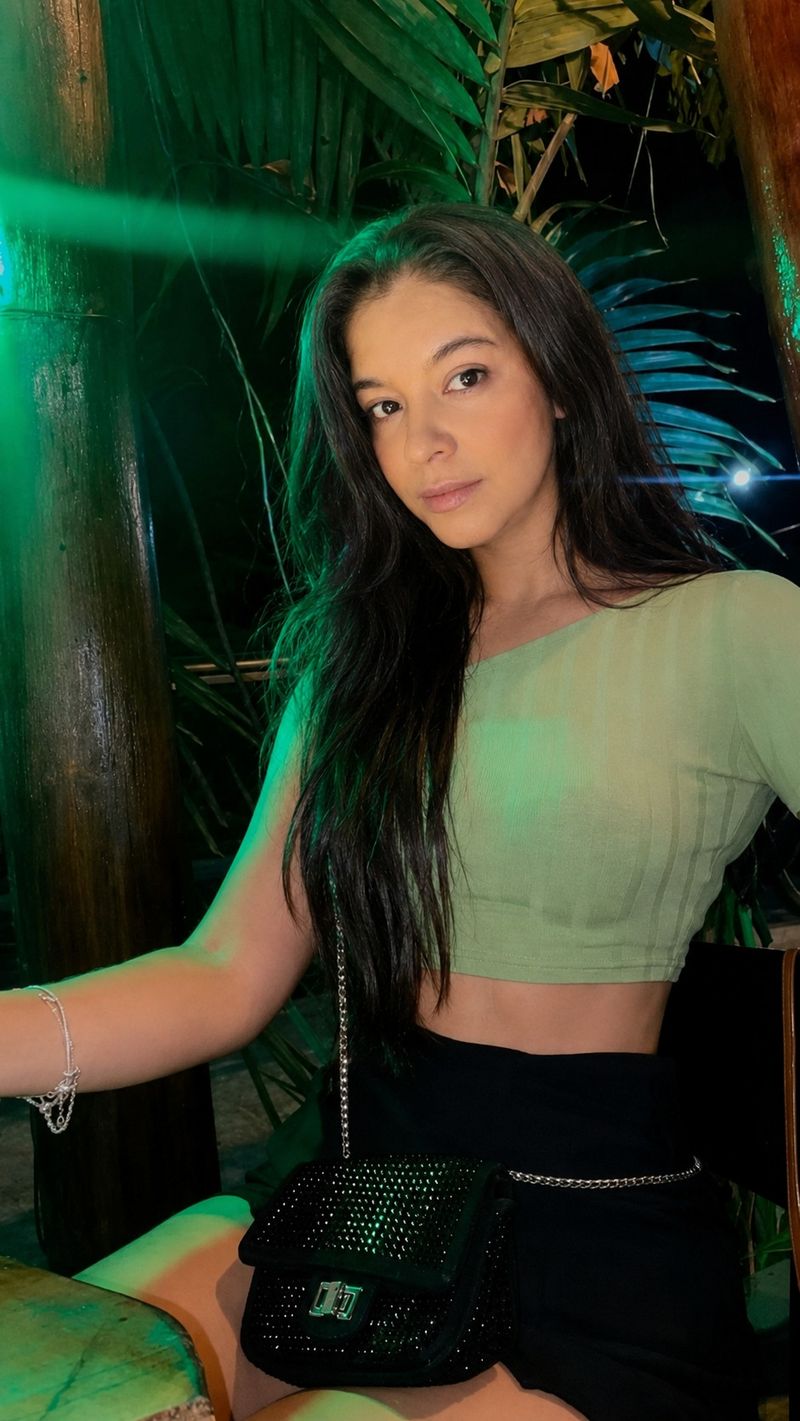 Majo, 38