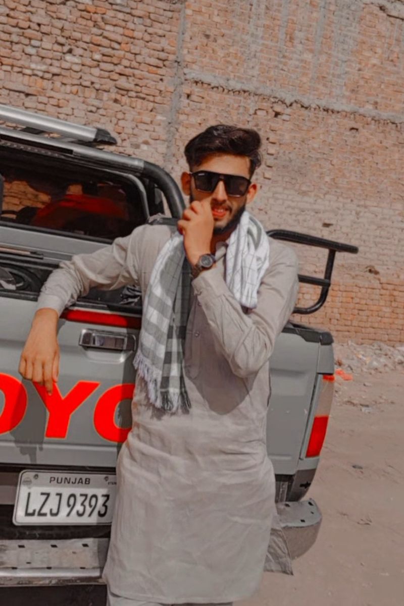 Zeeshanmalik, 20