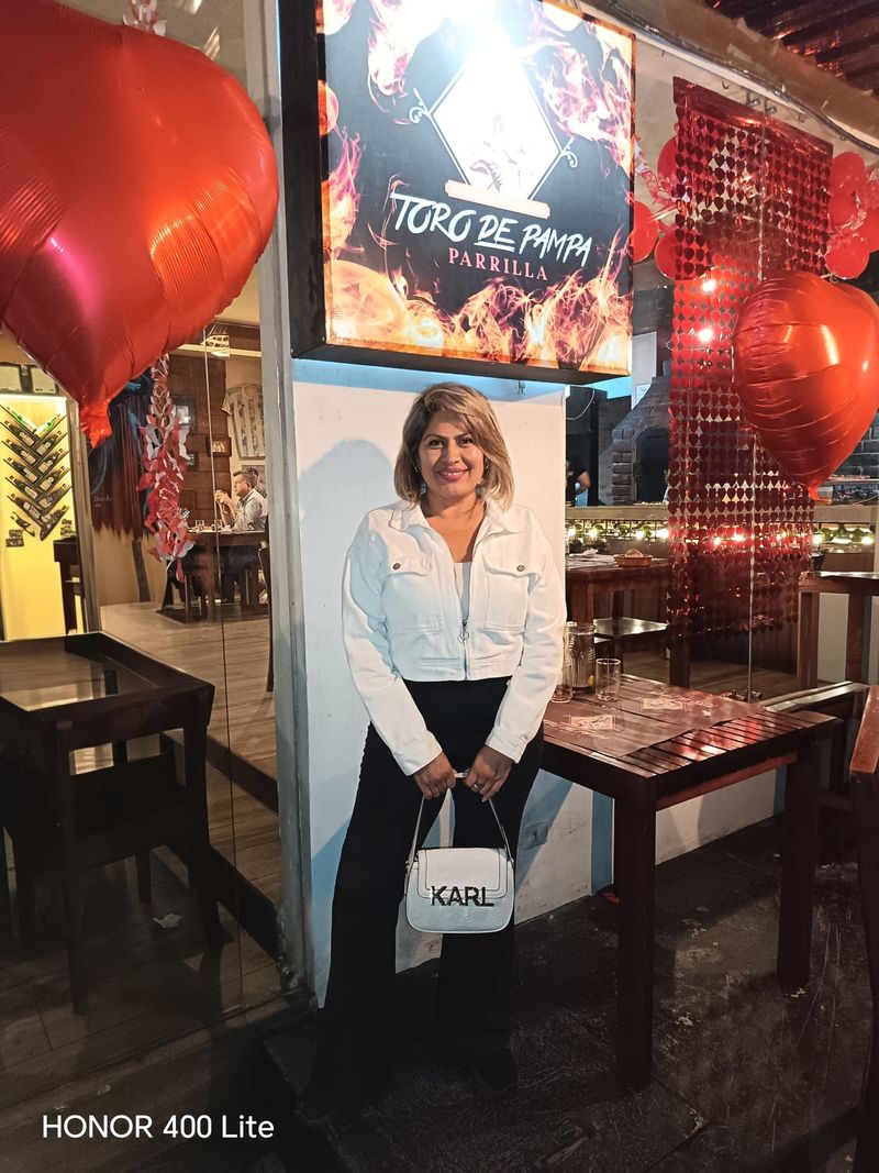 Ivonne, 47