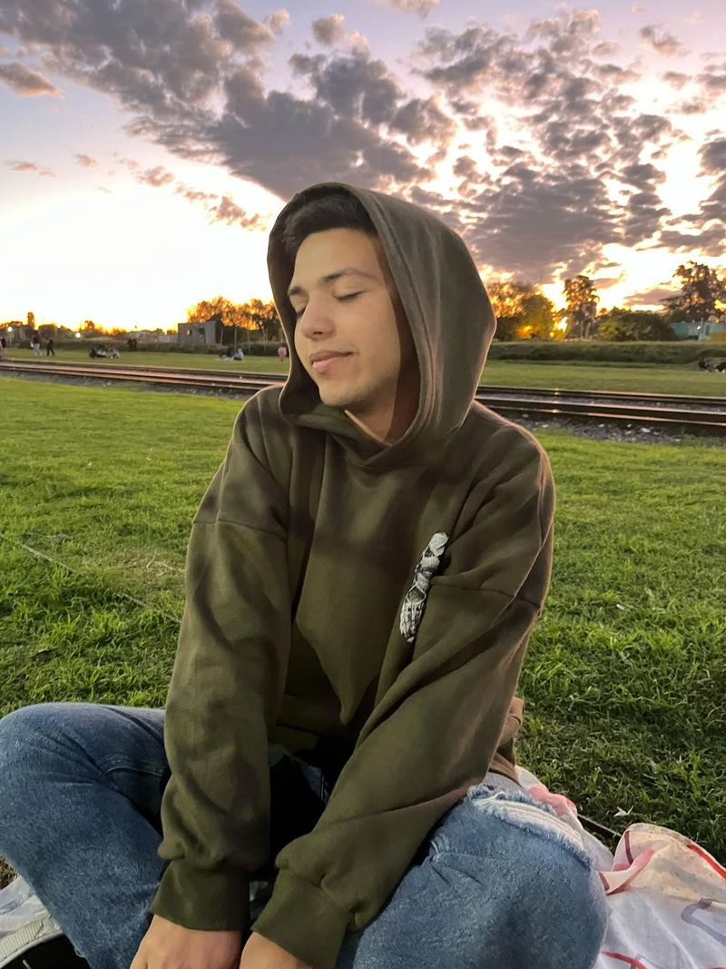 Thiago, 18