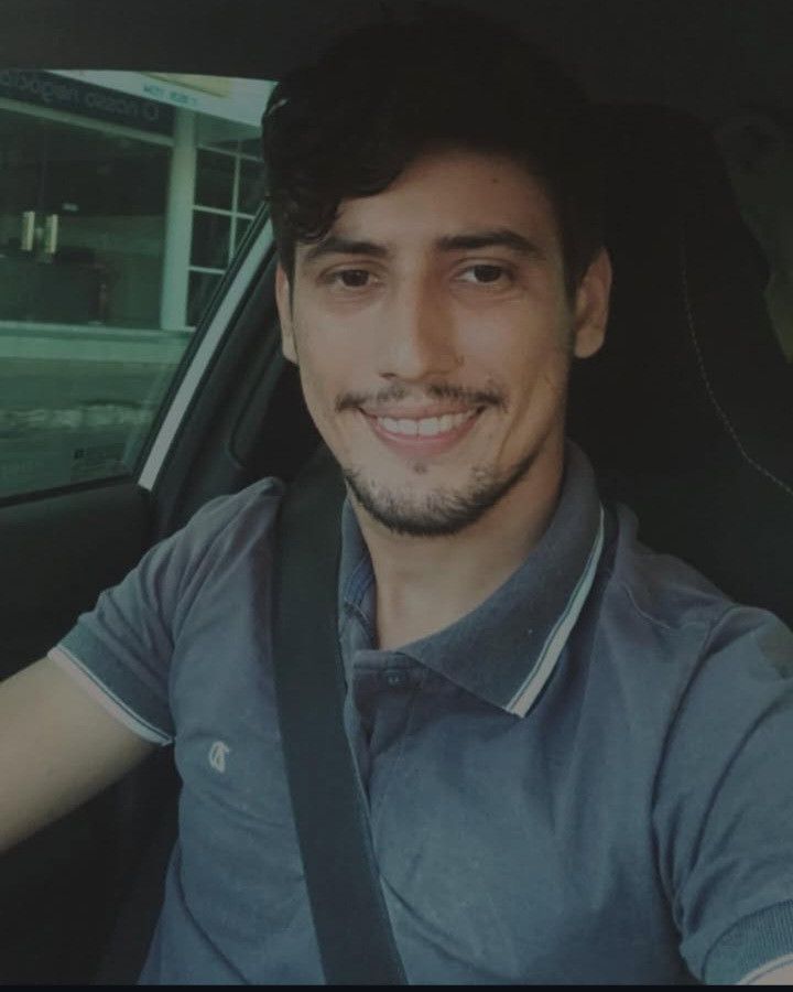Artur, 28