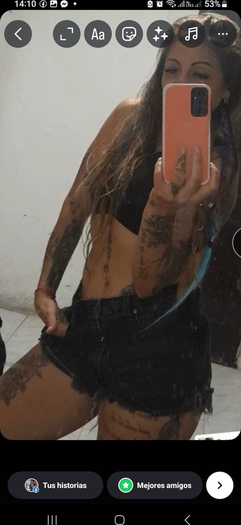 Daniela, 38