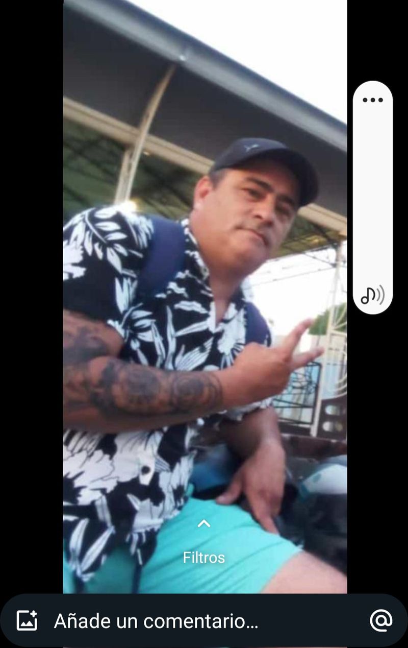 Daniel, 44