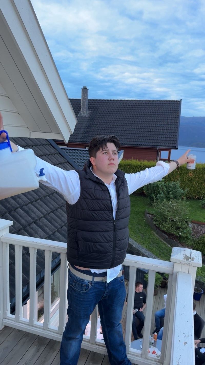 Bjørn, 18