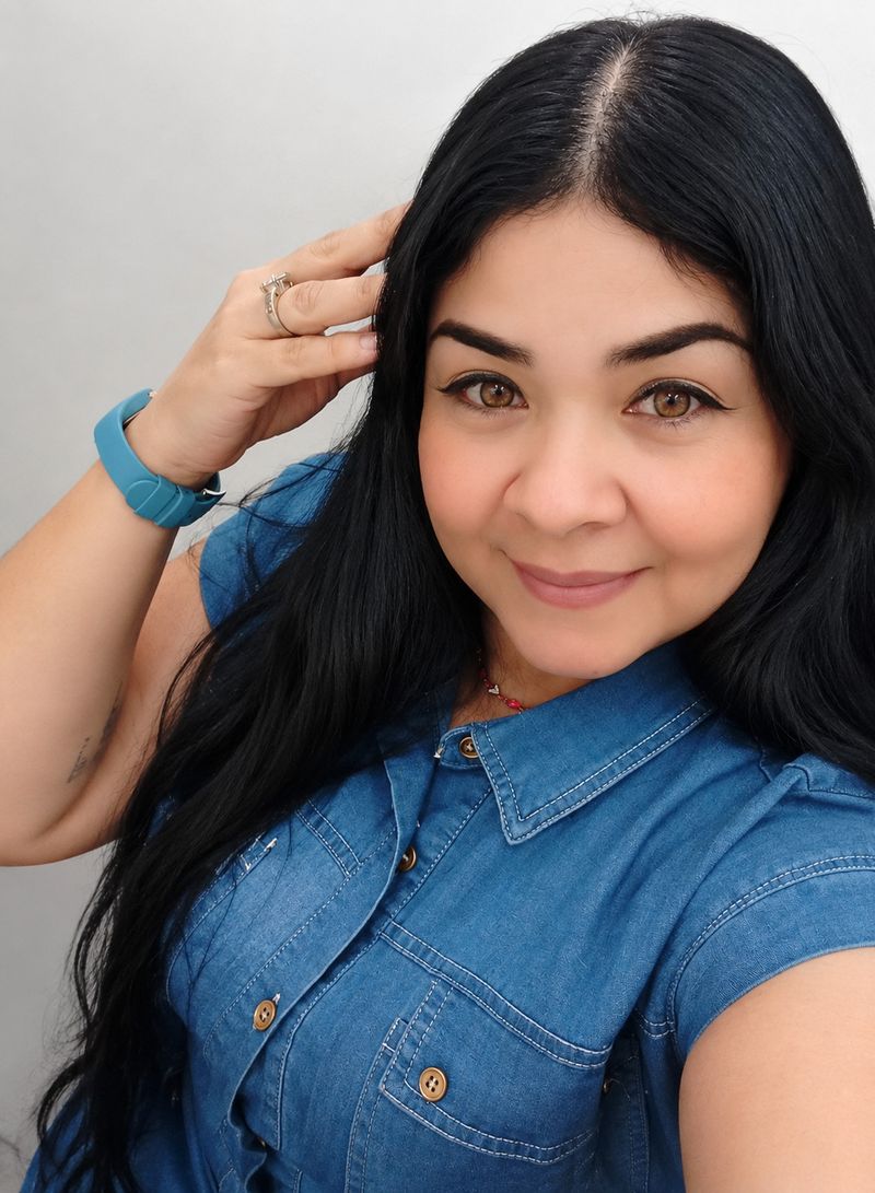 Yessenia, 51
