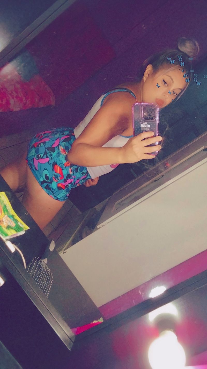 Dayana, 26