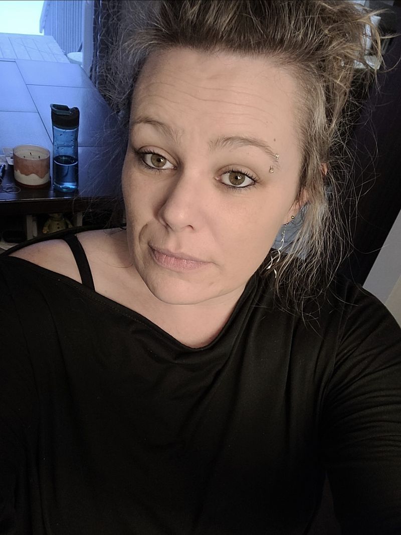 Sophie, 39