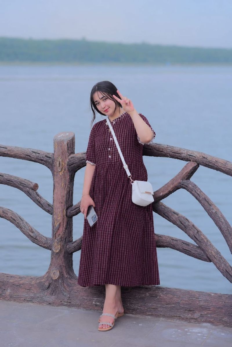 Anna, 30