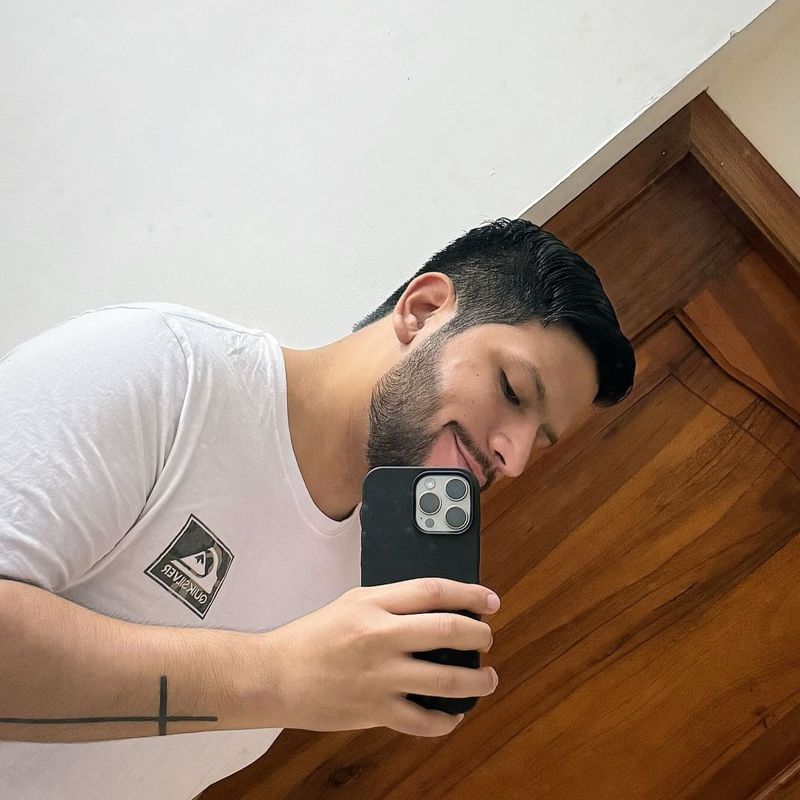 Joao, 30
