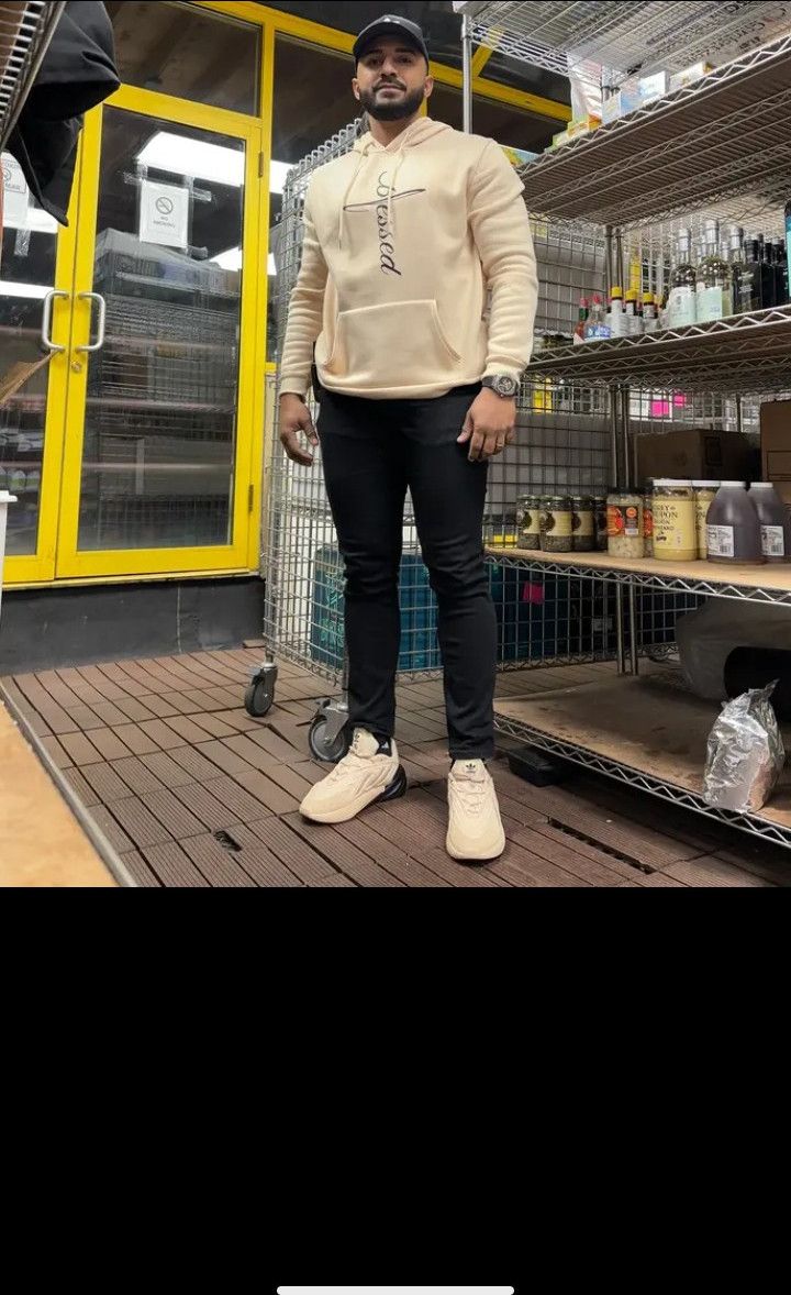 Luis, 35