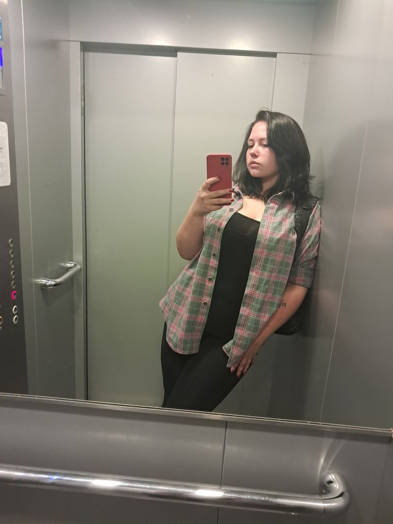 Вікторія, 28