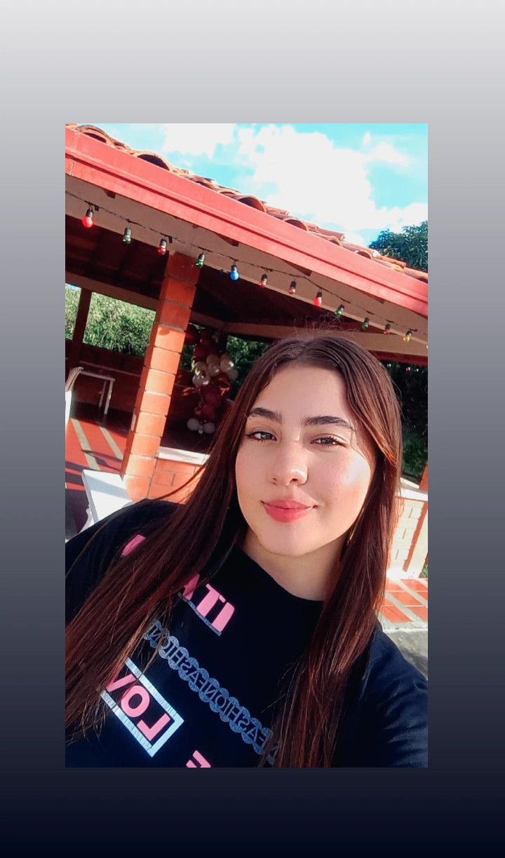 Luisa, 25