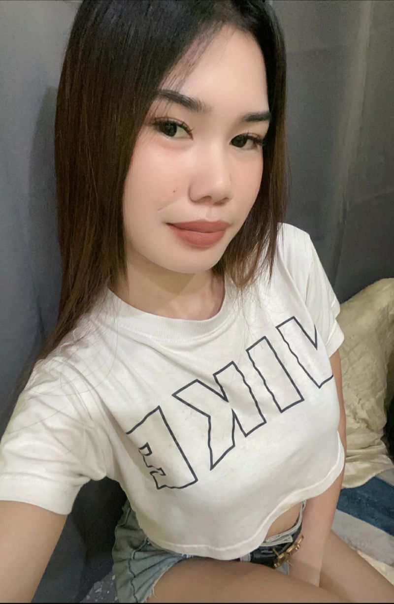 Ellah, 22