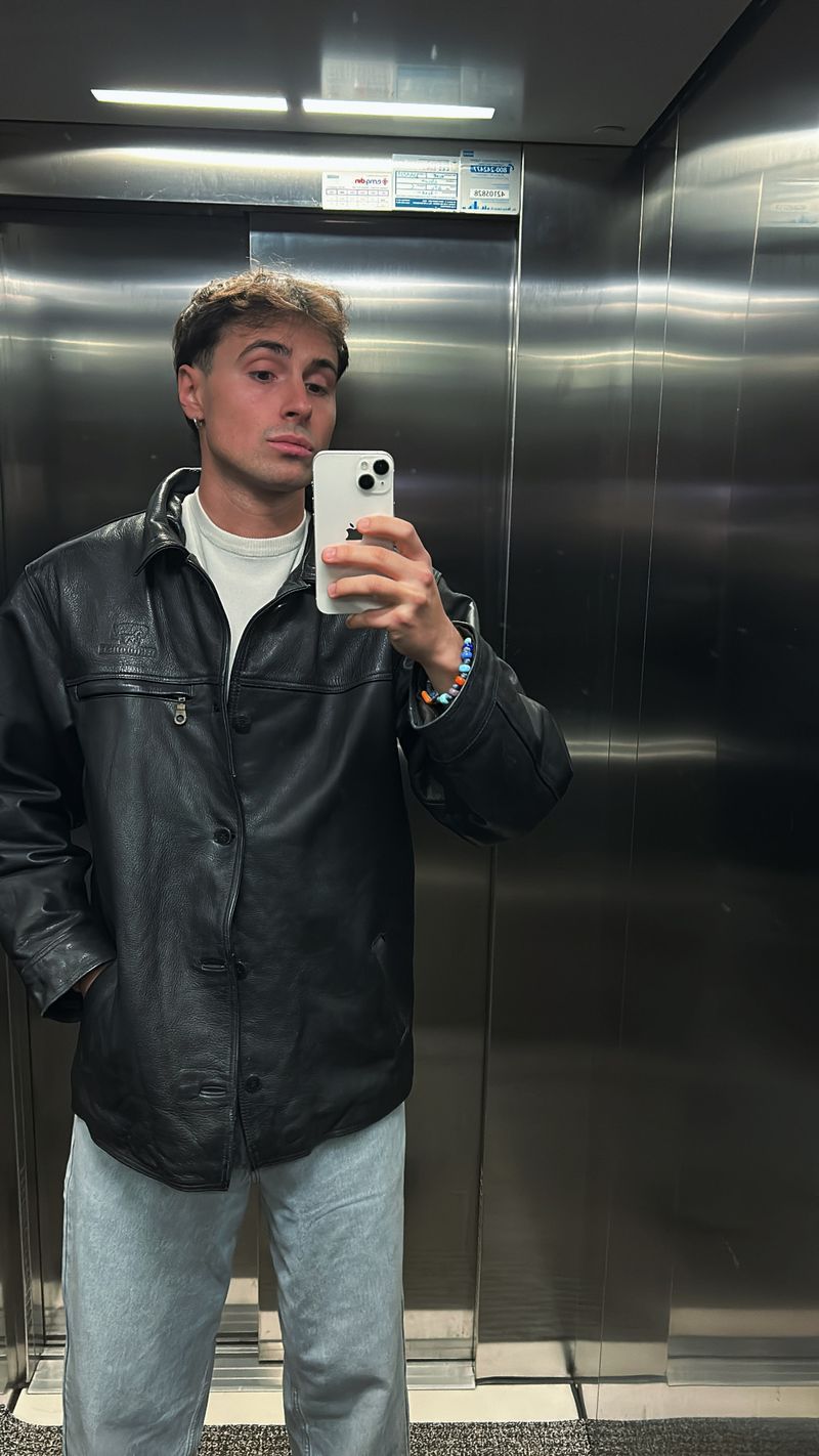 Massimo, 25