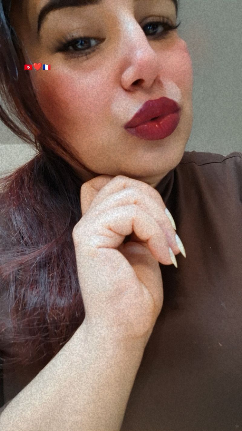 Nour, 37