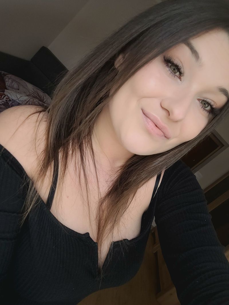 Emilia, 26