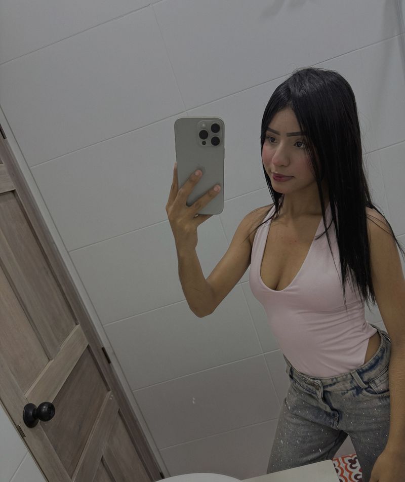 Andrea, 19