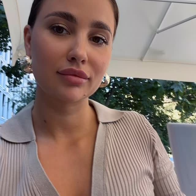 Izbella, 30
