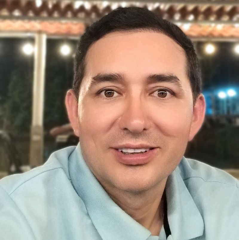 Eduardo, 43