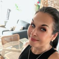 Veronica, 52