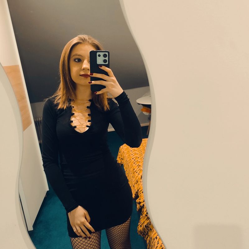 Karolinka, 19