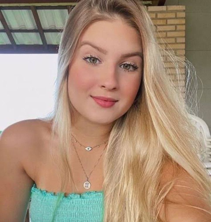 Yasmim, 27