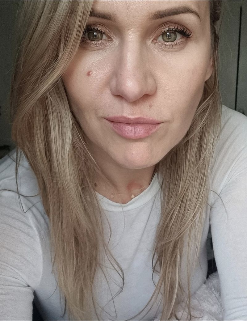 Agata, 44