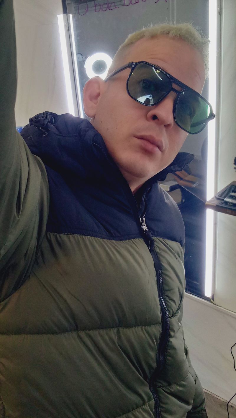 Daniel Blanco, 32