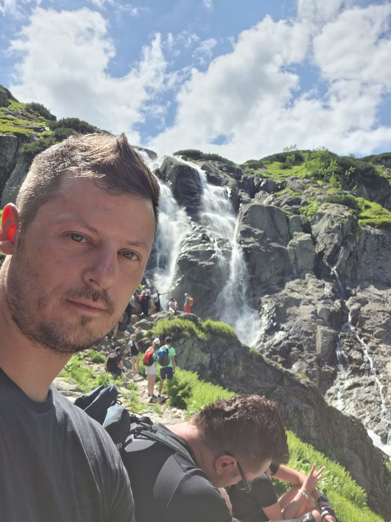Pawel, 42