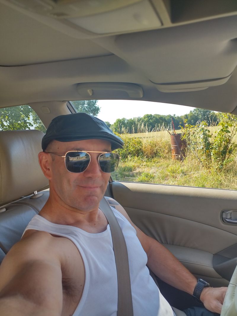 Yann, 51