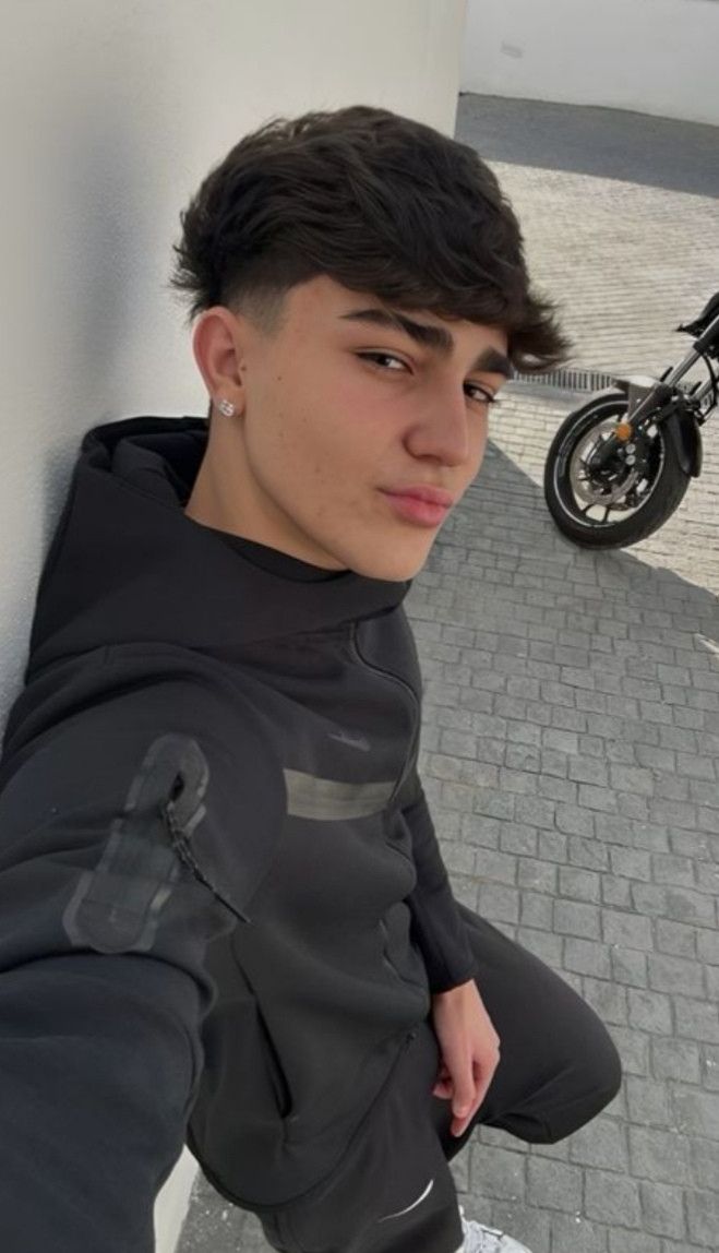 Alexander, 25