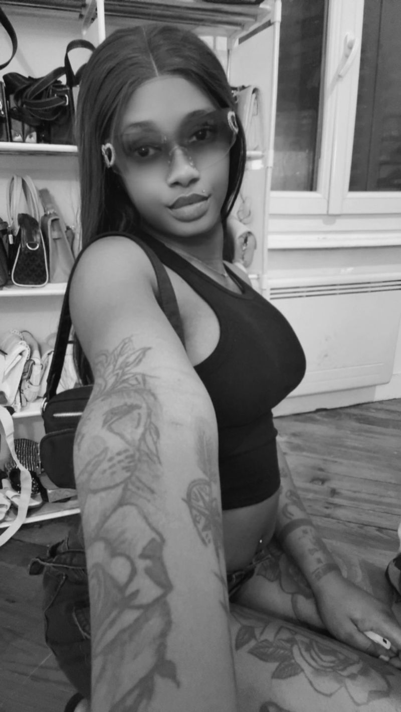 Fleur Isabelle, 25