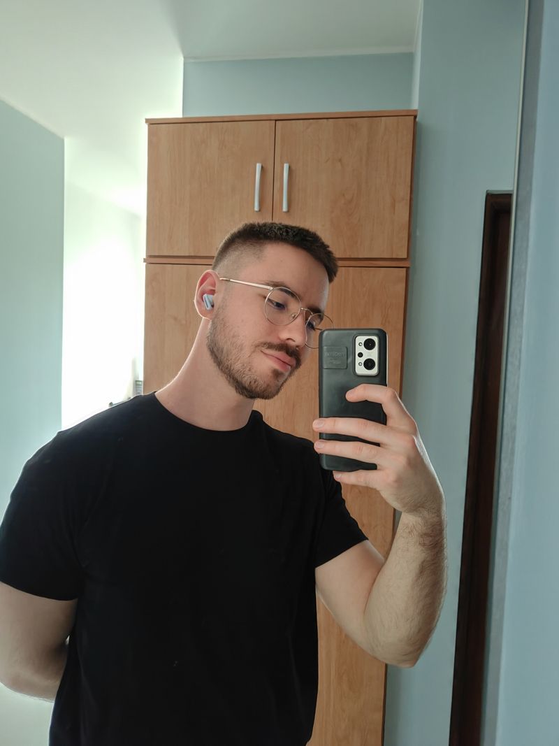 Krystian, 25