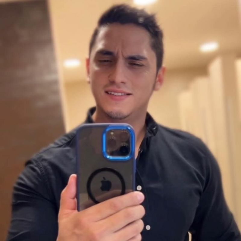 Juan, 42