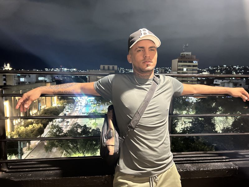 Luis, 26