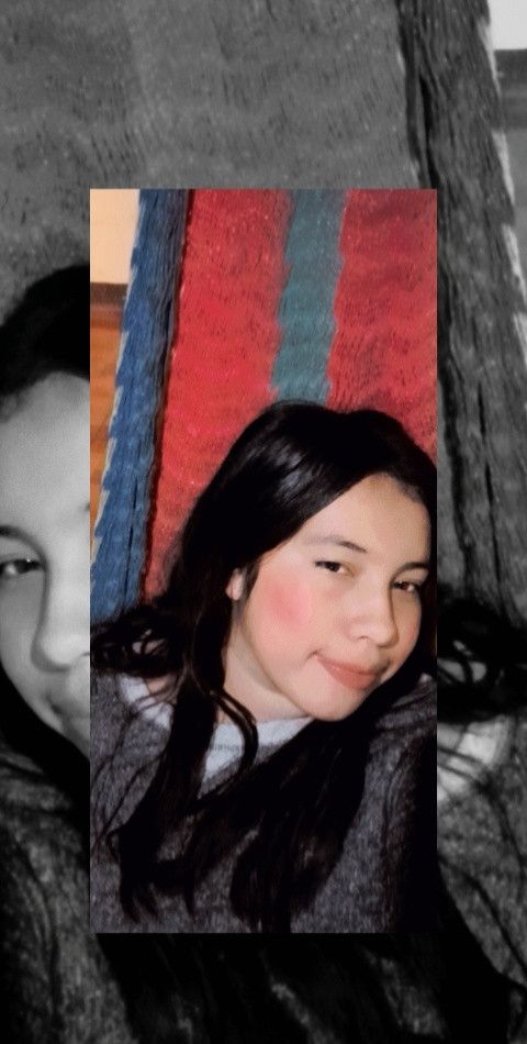 Mia, 19