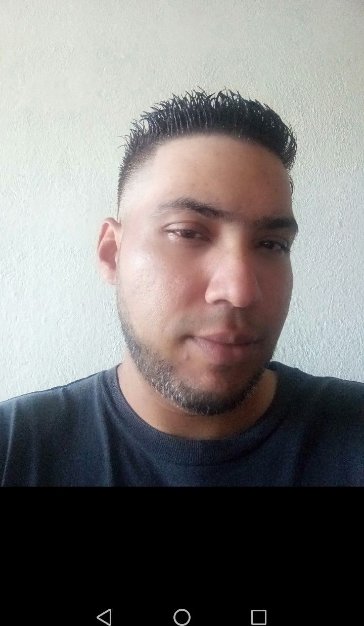Carlos, 39