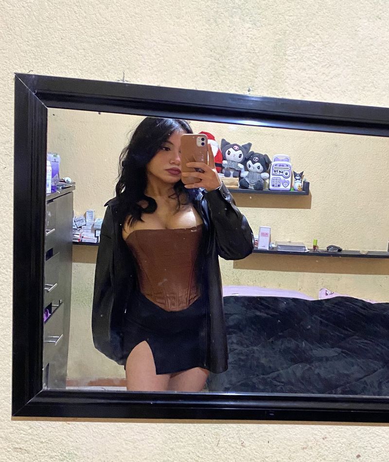 María Macias, 22