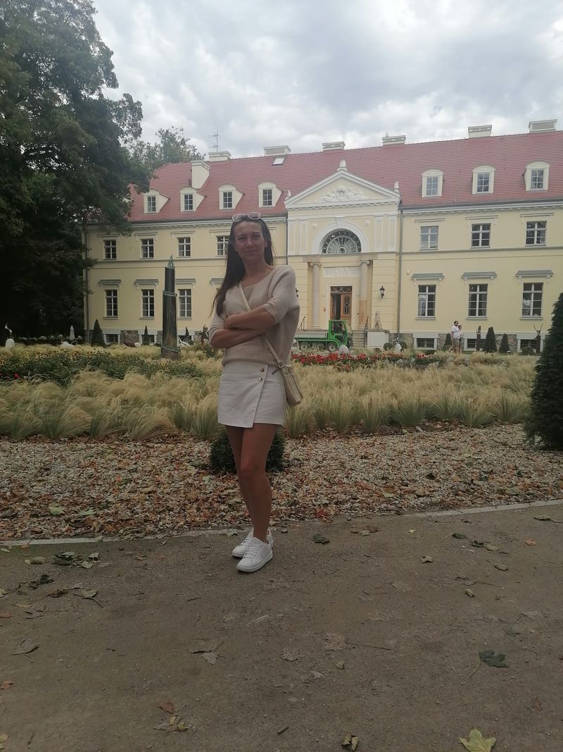 Renata, 46