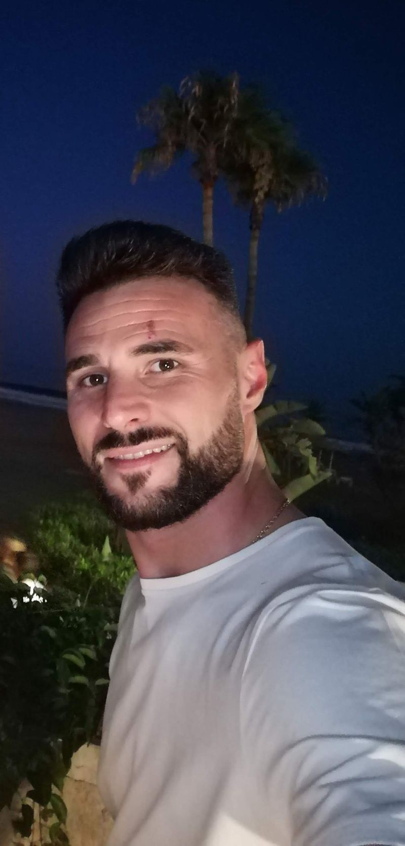Gonzalo A, 40
