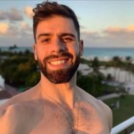 André, 29